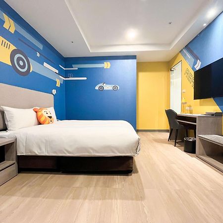 Holiday Garden Hotel Skm Park Гаосюн Экстерьер фото