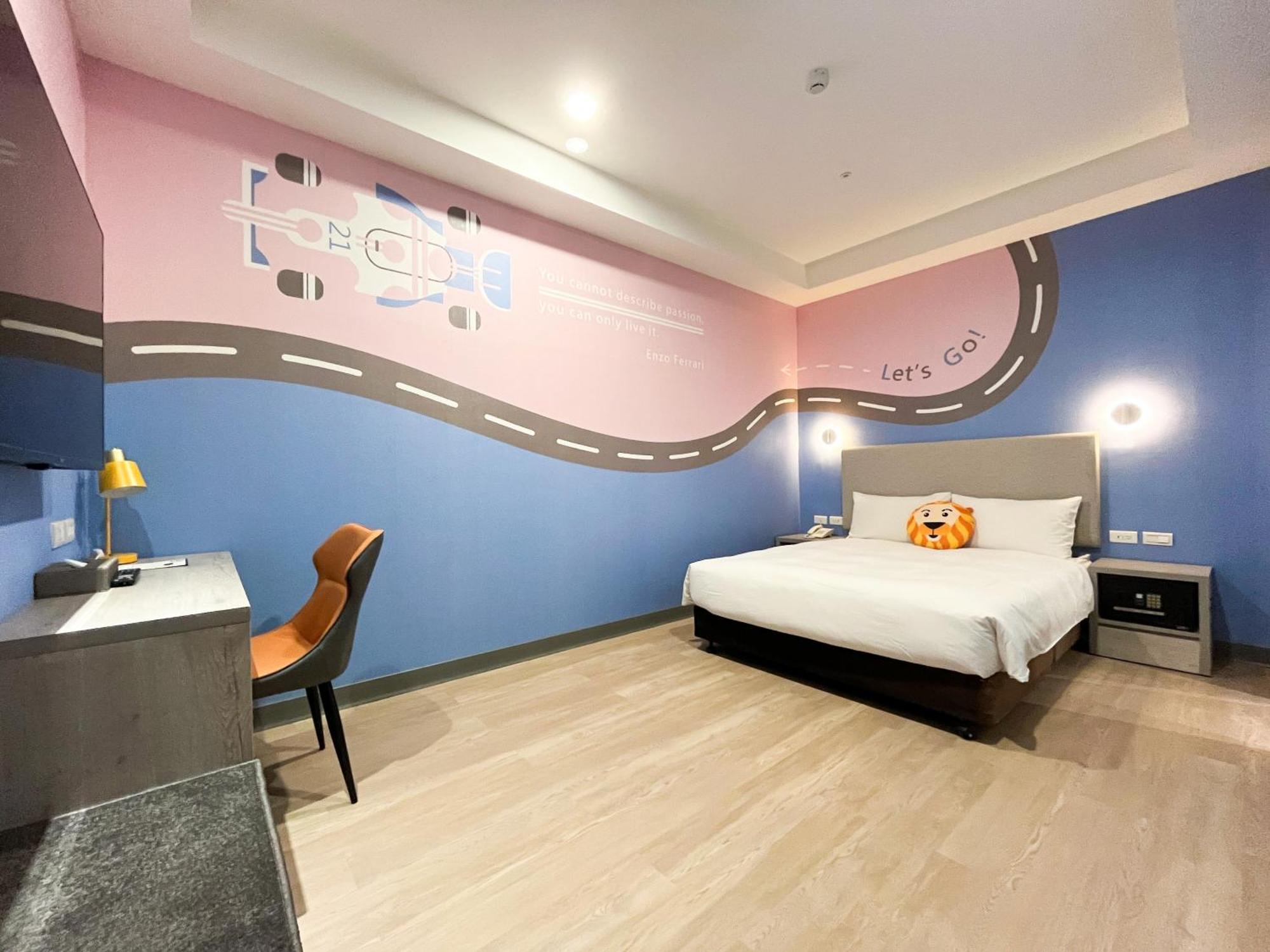 Holiday Garden Hotel Skm Park Гаосюн Экстерьер фото